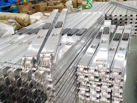 密集型母线槽